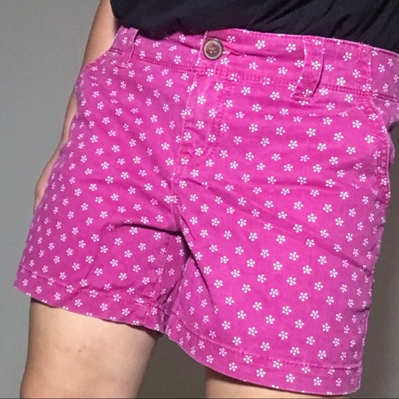 • magenta patterned medium length shorts • - Picture 6 of 7